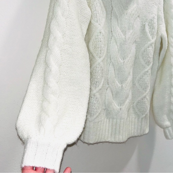 Ivory cream turtle neck long sleeve cable knit sweater - Picture 4 of 6
